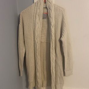 Urban Outfitters Kimchi Blue. Cream cardigan. Medium